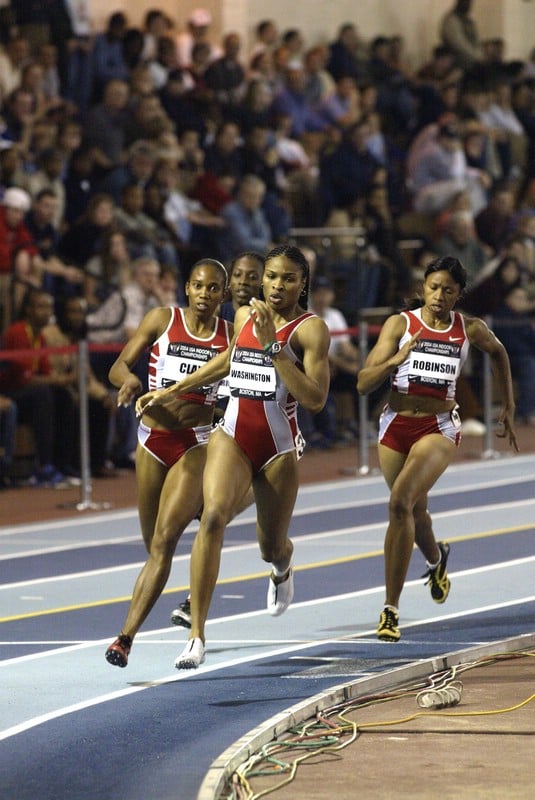 Demetria Washington (3rd) and Julian Clay (1st) in 400m