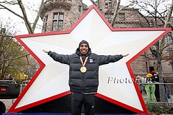 Keflezighi-Star-Macys09.jpg