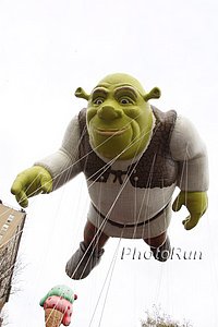Shrek-Macys09.jpg