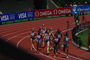 Women's 800m Lap 1