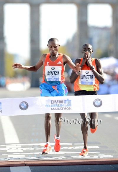 The Controversial Men's Finish: Geoffrey Mutai Left, Dennis Kimetto Right