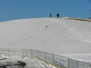 View from afar of the big hill which they didn't run up in 2010