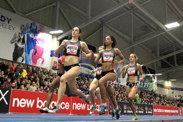 Women's 800m Erica Moore Leading