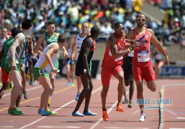 Duane Solomon takes the handoff from Quentin Iglehart-Summers on the 800m leg