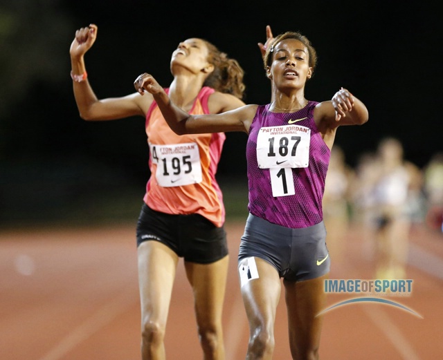 Hassan Sifan (187) defeats Meraf Bahta (195) to win the womens 5,000m, 14:59.23 to 14:59.49