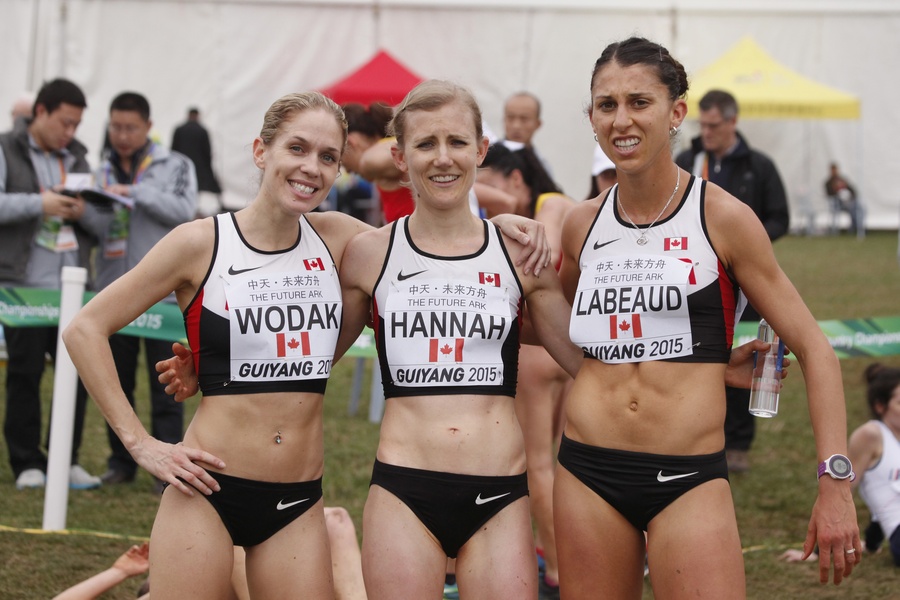 Team Canada Women pose for a picture 
© Getty Images for IAAF