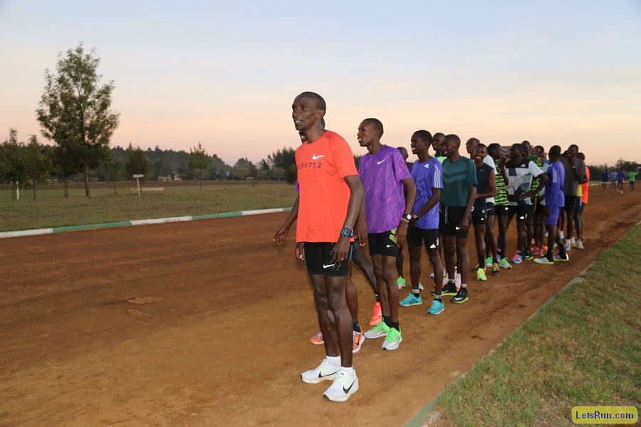 Kipchoge about to lead rep #1