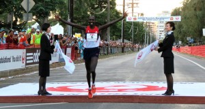 Wilson Kipsang Wins In Honolulu in 2012