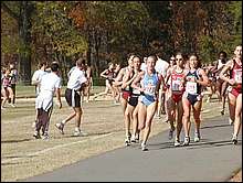 Shalane Flanagan Leading the Chasers