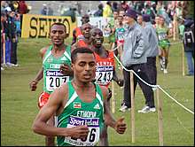 Kenenisa Bekele the 19yr old Champ was in front early