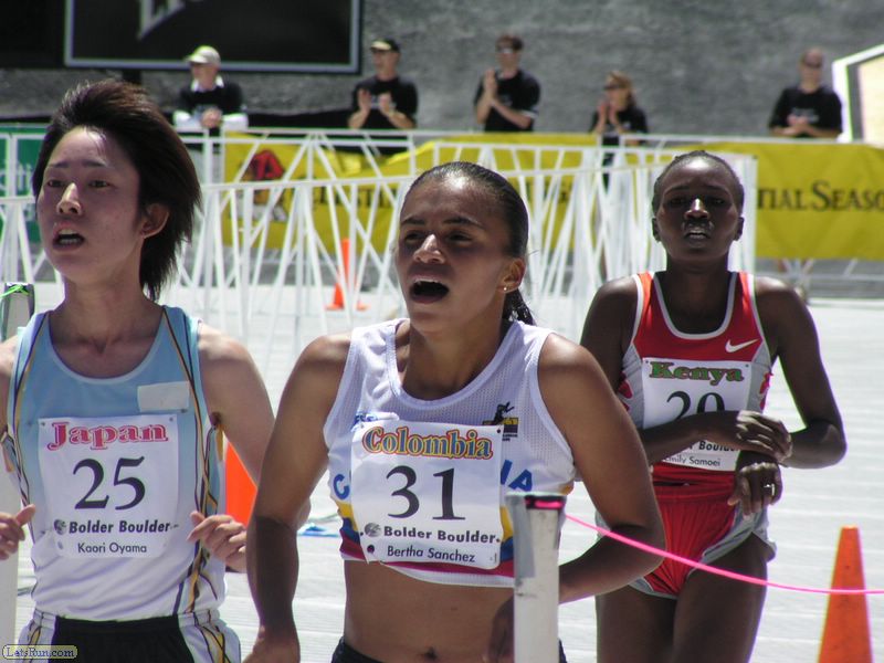 Kaori Oyama of Japan, Bertha Sanchez of Columbia and Emily Samoei of Kenya