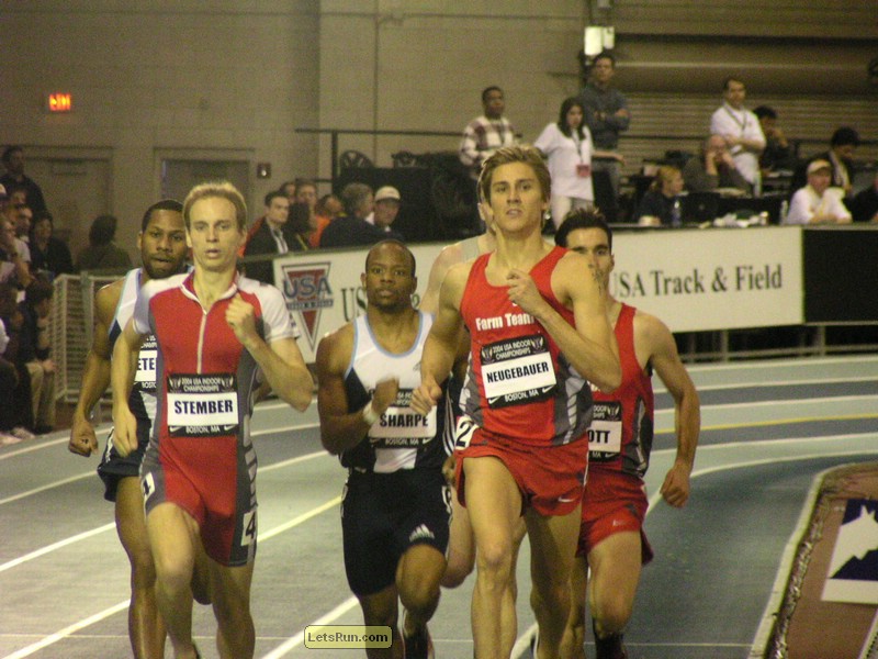 The pack with 200m to go