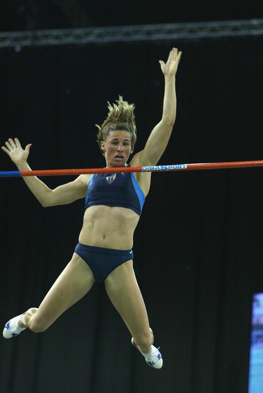 Stacy Dragila Setting an American Record in the Pole Vault