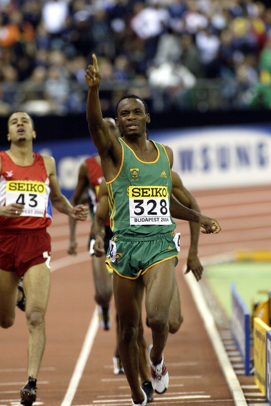 Mbulaeni Mulaudzi of S. Africa Grabbed 800m Gold