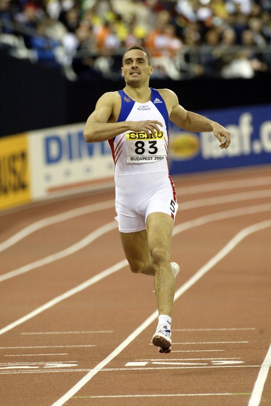 Sebrle Finishing the Heptathlon with the 1000m