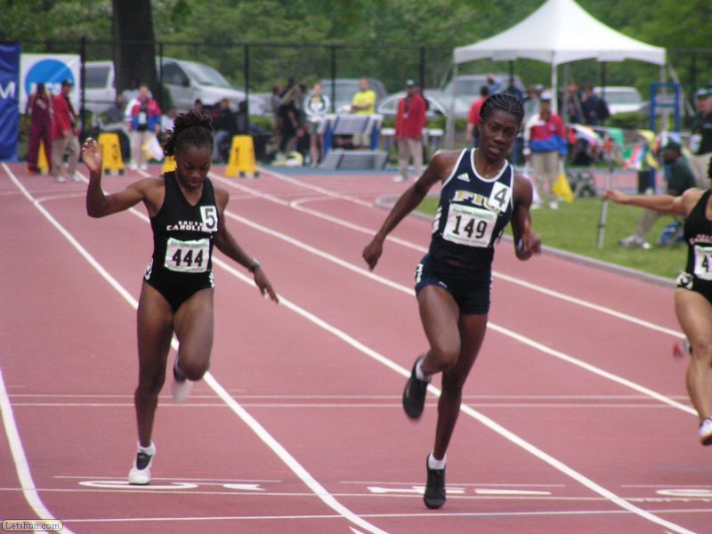 Women's 100: Sherri Ann Brooks Wins