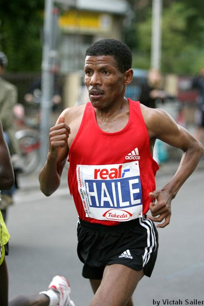 Gebrselassie_Haile1b-Berlin07.JPG