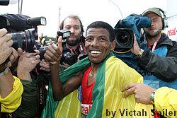 Gebrselassie_HailePF-Berlin07.JPG