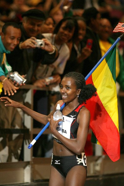Dibaba_TiruneshFL-Millrose07.JPG