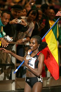 Dibaba_TiruneshFL-Millrose07.JPG
