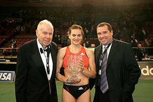 Schmertz-IsinbayevaA-Millrose07.JPG