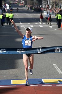 Kastor_DeenaFV1-BostonT08.JPG