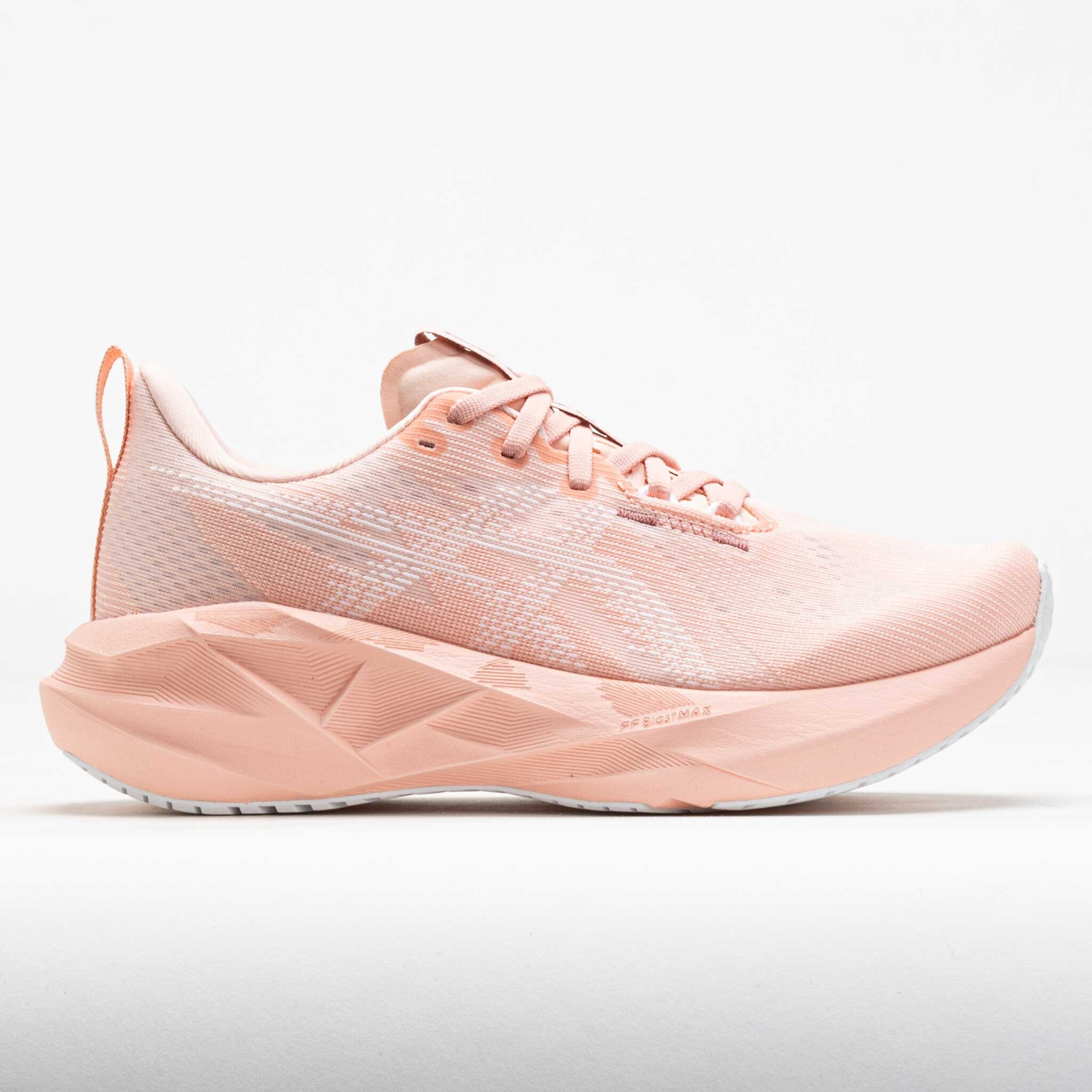 ASICS Novablast 5