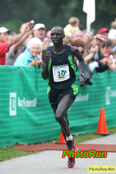 Kimutai_Kiplimo-Beach2B08.JPG
