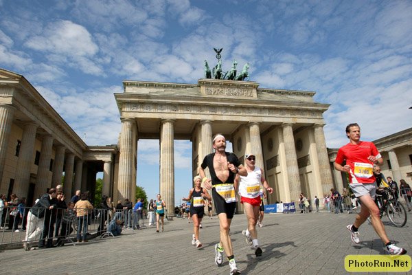 BrandenbergGate1g-Berlin25k08.JPG