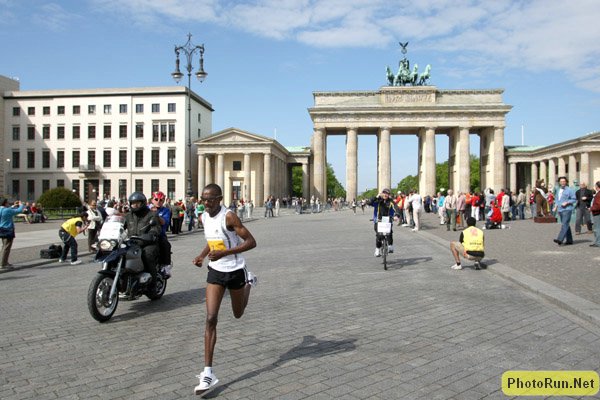 Karuku_SamuelBB1-Berlin25k08.JPG