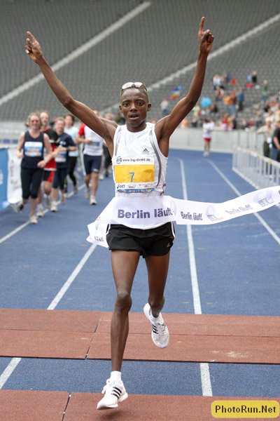 Karuku_SamuelFV1a-Berlin25k08.JPG