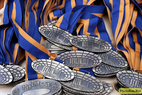 Medals-Berlin25k08.JPG