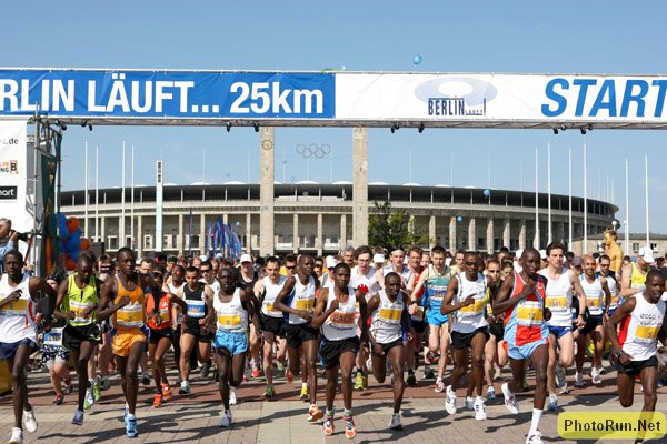 Start-Berlin25k08.JPG