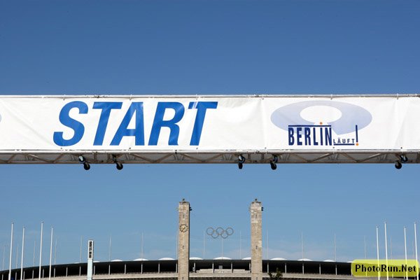 StartBanner-Berlin25k08.JPG
