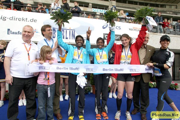 WomanAwardsX-Berlin25k08.JPG