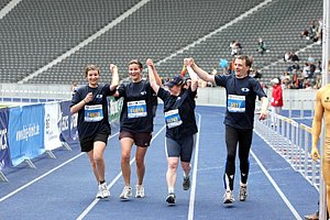 HappyFinishers-Berlin25k08.JPG