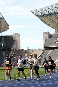 HappyRunners1-Berlin25k08.JPG