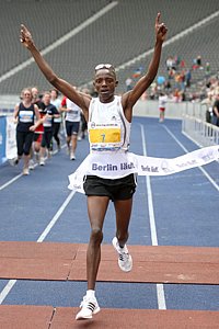 Karuku_SamuelFV1a-Berlin25k08.JPG