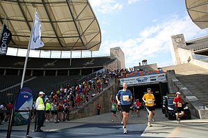 MarathonTunnel-Berlin25k08.JPG