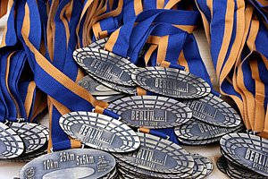 Medals-Berlin25k08.JPG
