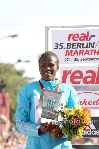 Kiprop_HelenaA-Berlin08.jpg
