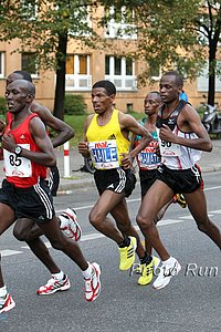 GebrselassieGroupV-Berlin08.jpg