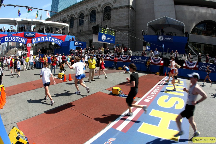 FinishLineWide1a-Boston08.JPG