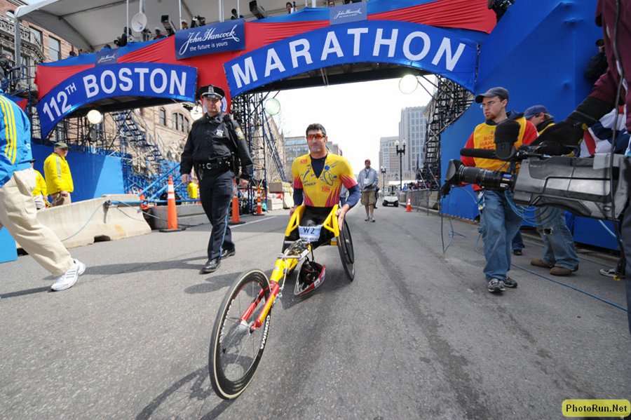 VanDyk_ErnstBnr_Boston08.Jpg