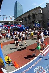 FinishLineFEV-Boston08.JPG