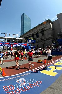 FinishLineFEV1-Boston08.JPG