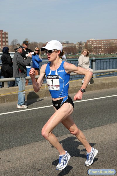 Kastor_DeenaV-BostonT08.JPG