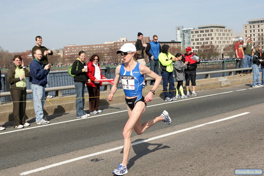 Kastor_DeenaW1-BostonT08.JPG