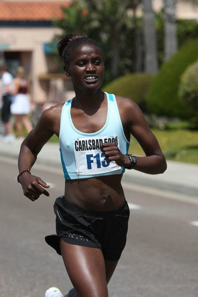 Kigen_Genoveva-Carlsbad08.JPG