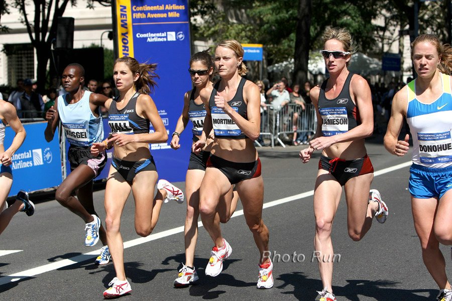 WomanStart-5thAve08.jpg